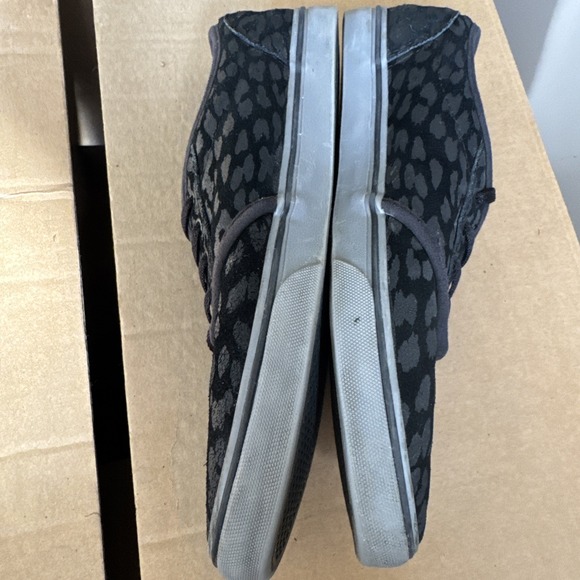 Vans Suede Leather Skateboard Sneakers Shoes Womens 9 Low Top Black Animal Print - Picture 12 of 16